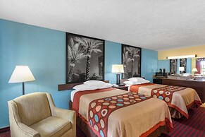 Super 8 by Wyndham Bradenton Sarasota Area