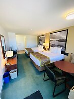 Super 8 by Wyndham 100 Mile House