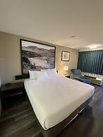 Super 8 by Wyndham 100 Mile House