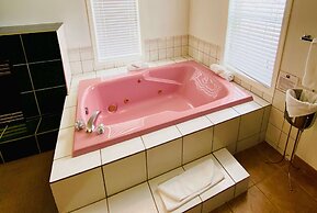 Super 8 by Wyndham 100 Mile House