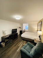 Super 8 by Wyndham 100 Mile House