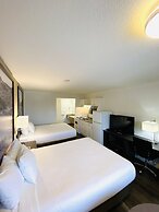 Super 8 by Wyndham 100 Mile House