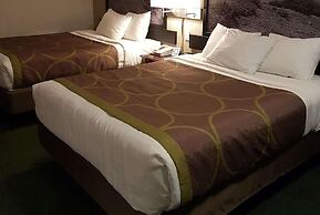 Super 8 by Wyndham 100 Mile House