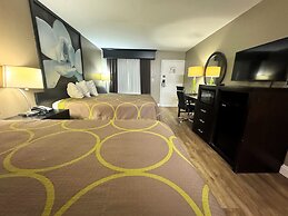Super 8 by Wyndham Tupelo Airport