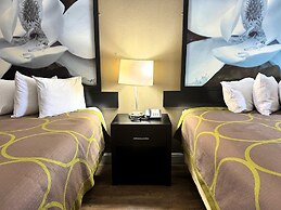 Super 8 by Wyndham Tupelo Airport