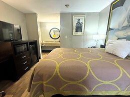 Super 8 by Wyndham Tupelo Airport