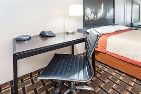 Super 8 by Wyndham League City/Kemah Area