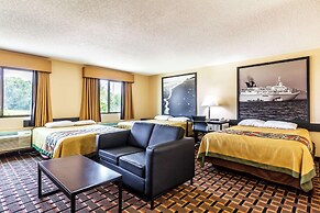 Super 8 by Wyndham League City/Kemah Area