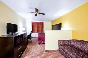 Rodeway Inn & Suites