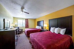 Rodeway Inn & Suites