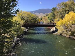 Super 8 by Wyndham Salmon