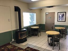 Super 8 by Wyndham Salmon