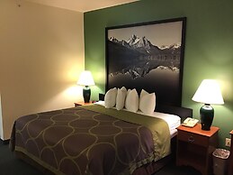 Super 8 by Wyndham Salmon