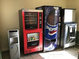 Super 8 by Wyndham Salmon