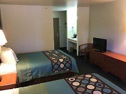 Super 8 by Wyndham Salmon