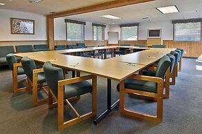 Super 8 by Wyndham Kenora