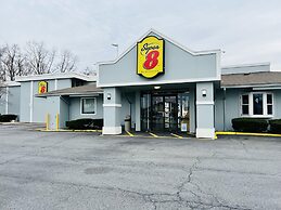 Super 8 by Wyndham Carlisle North