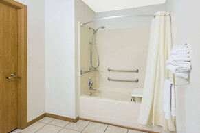 Super 8 by Wyndham Escanaba
