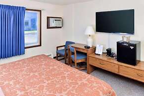 Love Hotels Staples by OYO at HWY 10 MN