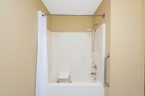 Super 8 by Wyndham Farmington