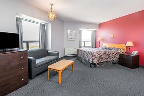 Super 8 by Wyndham Mt Hope Hamilton Intl Arpt ON