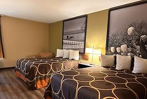 Super 8 by Wyndham Bellefontaine