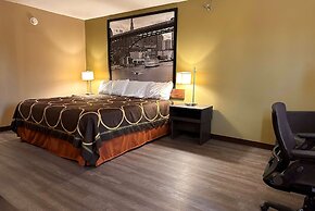 Super 8 by Wyndham Bellefontaine