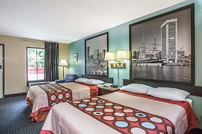 Super 8 by Wyndham Camp Springs/Andrews AFB DC Area