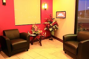 Super 8 by Wyndham Kelowna BC