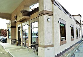 Super 8 by Wyndham Kelowna BC