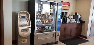 Super 8 by Wyndham Kelowna BC