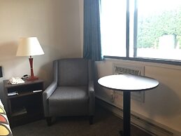 Super 8 by Wyndham Kelowna BC