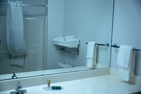 Clarion Pointe Indianapolis Airport