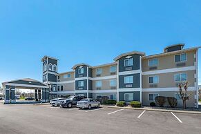 Clarion Pointe Indianapolis Airport