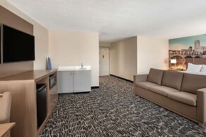 Clarion Pointe Indianapolis Airport