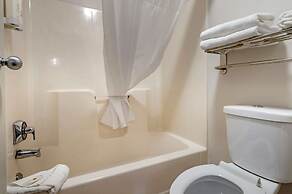 Clarion Pointe Indianapolis Airport