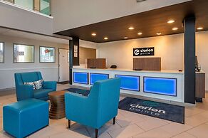 Clarion Pointe Indianapolis Airport