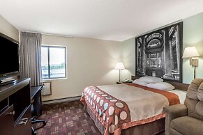 Super 8 by Wyndham Luverne