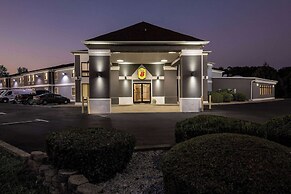Super 8 by Wyndham Dickson