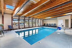 Super 8 by Wyndham Dickson