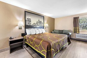 Super 8 by Wyndham Dickson