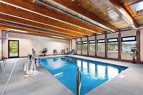 Super 8 by Wyndham Dickson