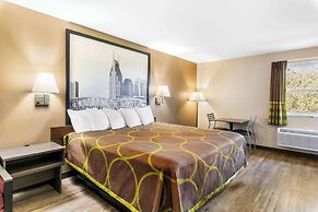 Super 8 by Wyndham Dickson