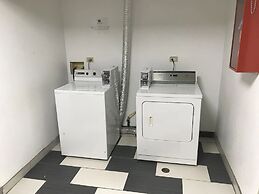 Kings Inn By OYO Calumet Park I-57