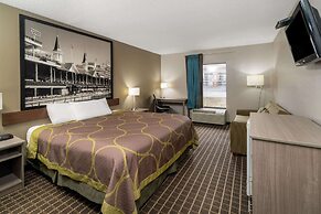 Super 8 by Wyndham Shepherdsville / Louisville South I65