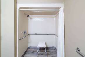 Super 8 by Wyndham Shepherdsville / Louisville South I65