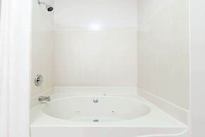 Super 8 by Wyndham Shepherdsville / Louisville South I65