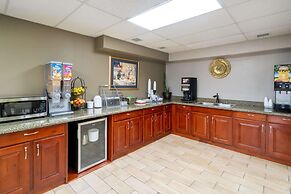 Super 8 by Wyndham Shepherdsville / Louisville South I65