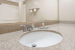 Super 8 by Wyndham Shepherdsville / Louisville South I65