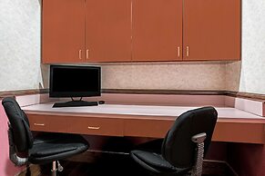 Super 8 by Wyndham Shepherdsville / Louisville South I65